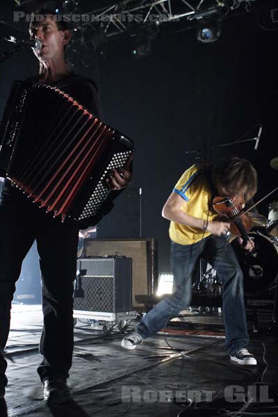 TETES RAIDES - 2006-06-16 - PARIS - Le Bataclan - Christian Olivier - Yann Tiersen